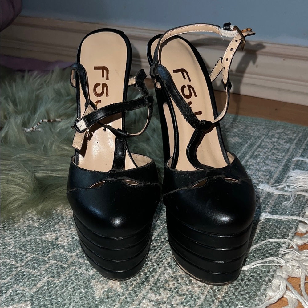 FSJ Black Strappy Platform Heels - Picture 2 of 7